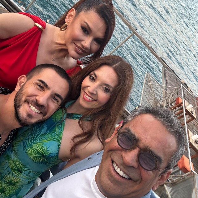 Deniz Seki 55. yaşını yakın dostlarıyla kutladı!